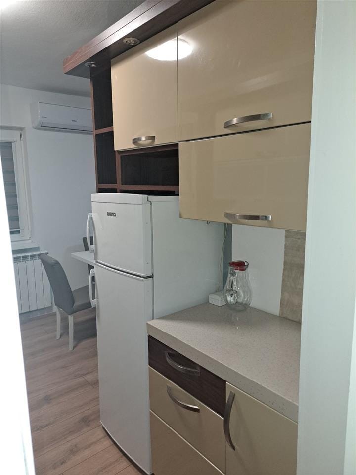 Наместен стан 1 спална, тераса, Центар - 47м2