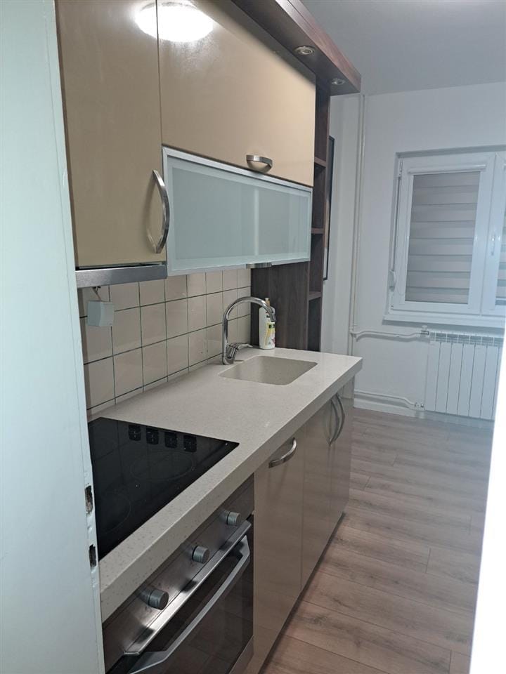 Наместен стан 1 спална, тераса, Центар - 47м2