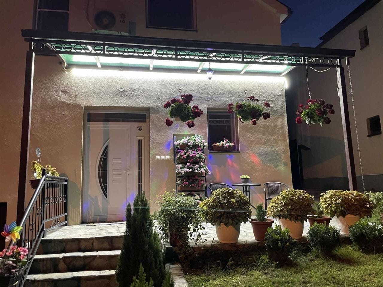 Куќа 6 соби, 150м², Кисела Вода - реновирана и наместена