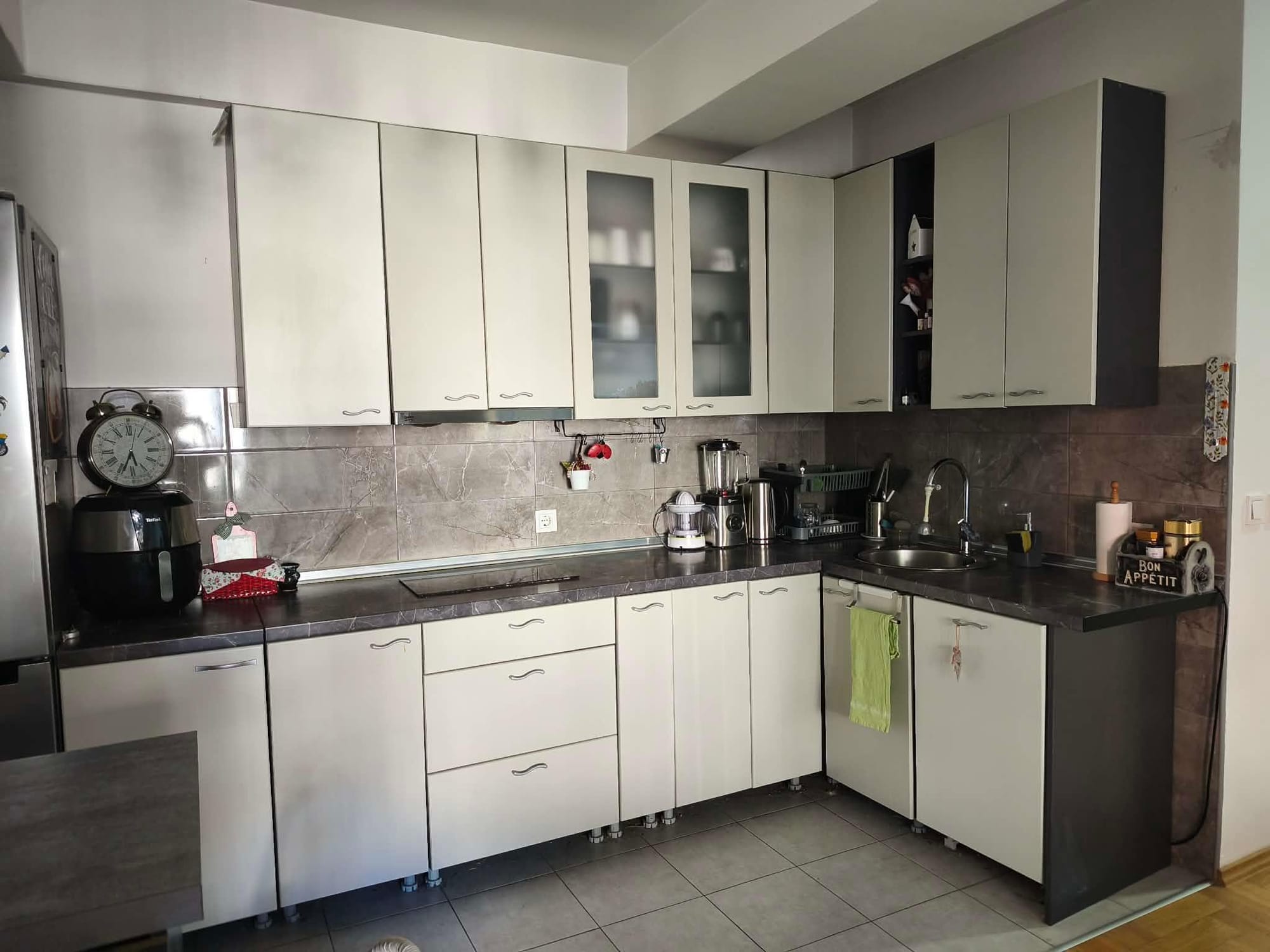 Стан 1 спална, Кисела Вода, 60м² со тераса и лифт