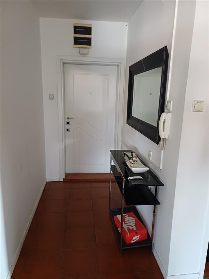 Стан во Центар Градски Ѕид 93м2 со 3 спални