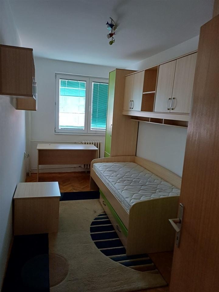 Стан во Центар Градски Ѕид 93м2 со 3 спални