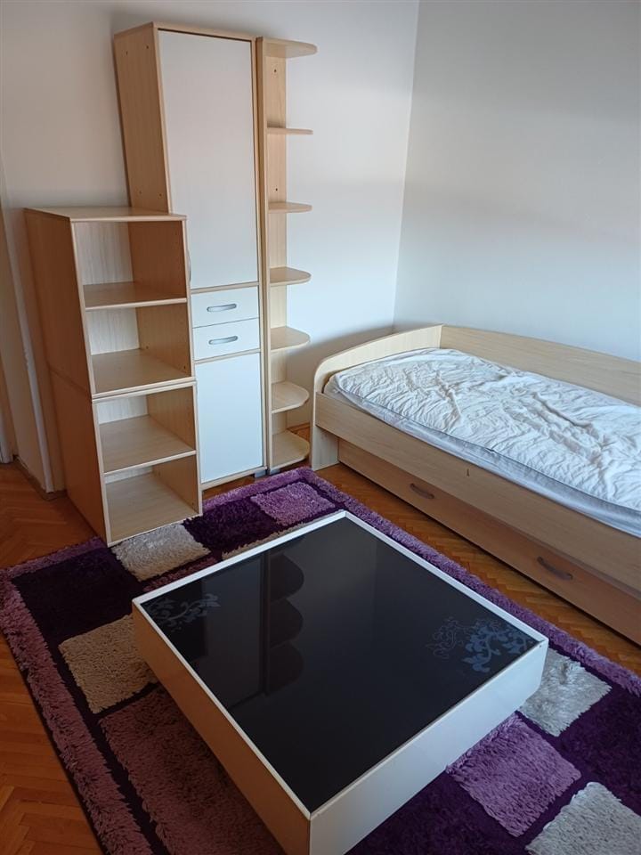 Стан во Центар Градски Ѕид 93м2 со 3 спални