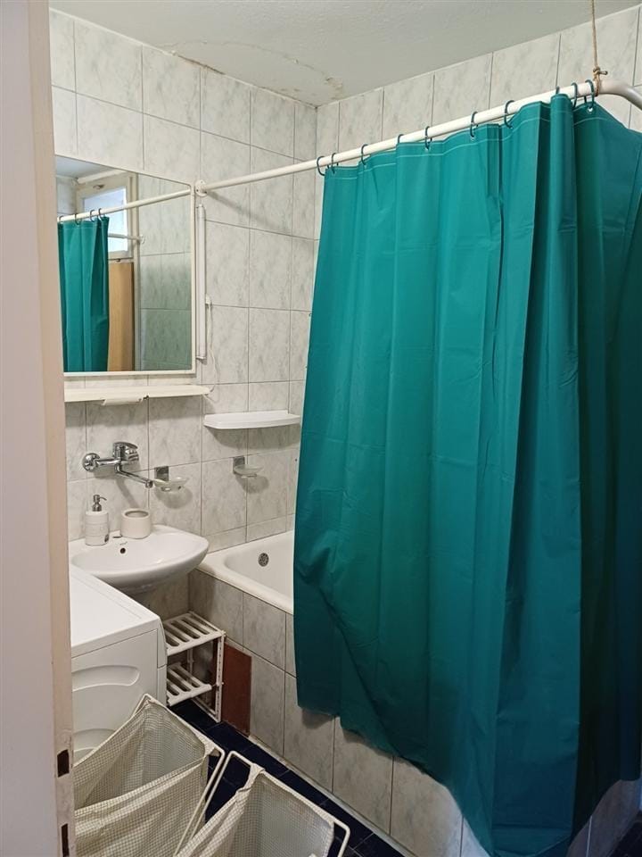 Стан во Центар Градски Ѕид 93м2 со 3 спални