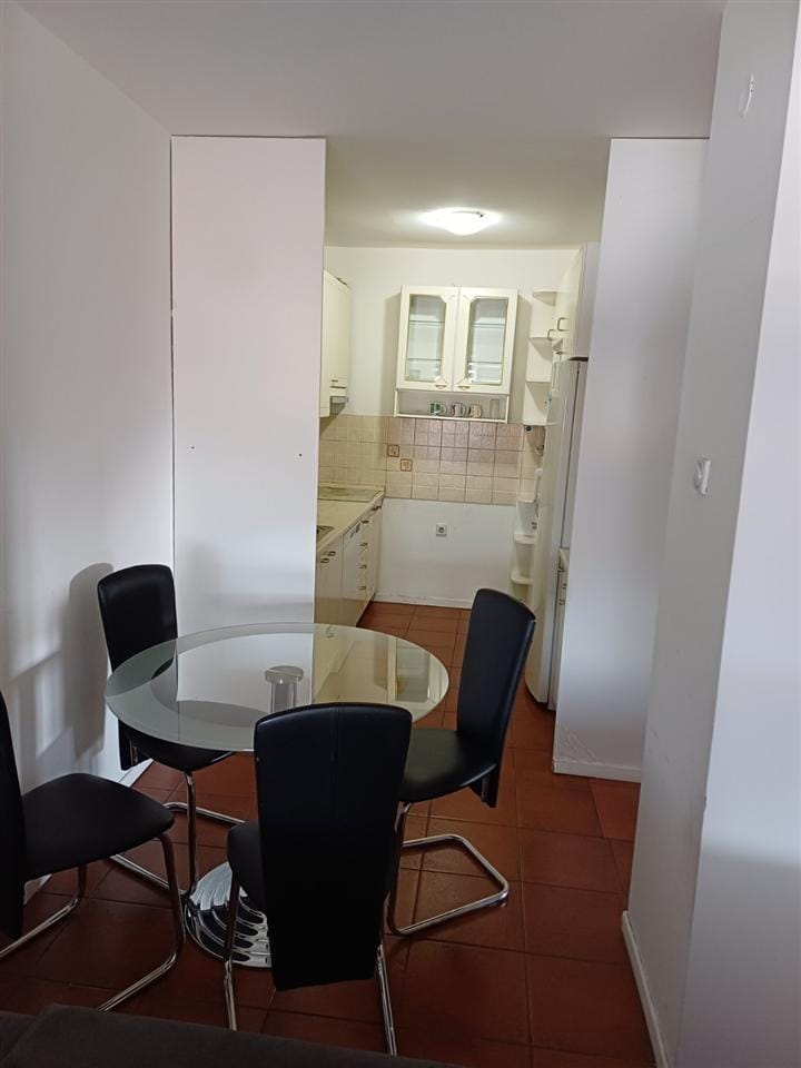 Стан во Центар Градски Ѕид 93м2 со 3 спални