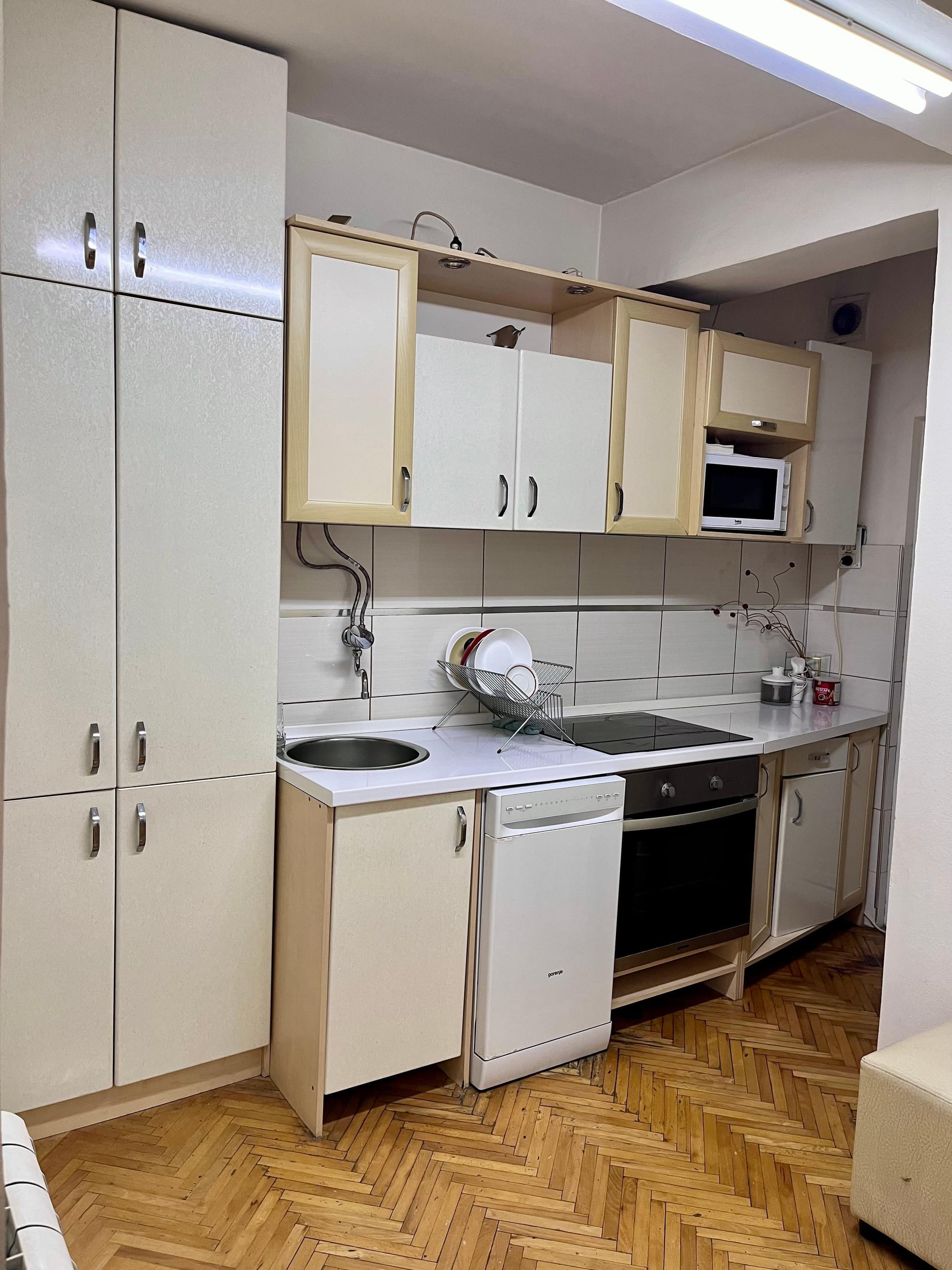 Стан 2 спални, тераса, Маџари 50м²