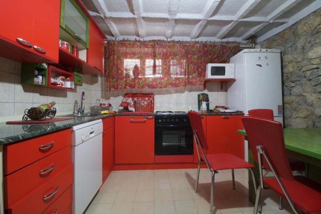 Тросoбен стан, 68м², Дебар маало, Центар