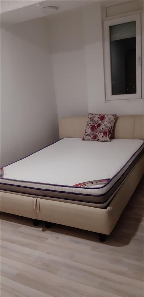 2-спална реновирана станови во Карпош 1, 56м², со тераса, паркинг