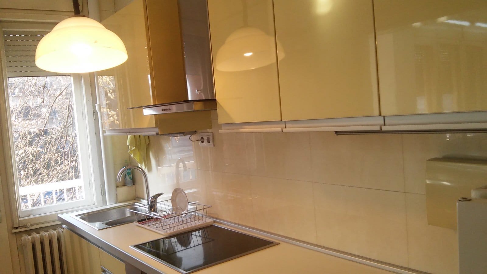 Centar 90m2 stan na 1 kat za kancelarii